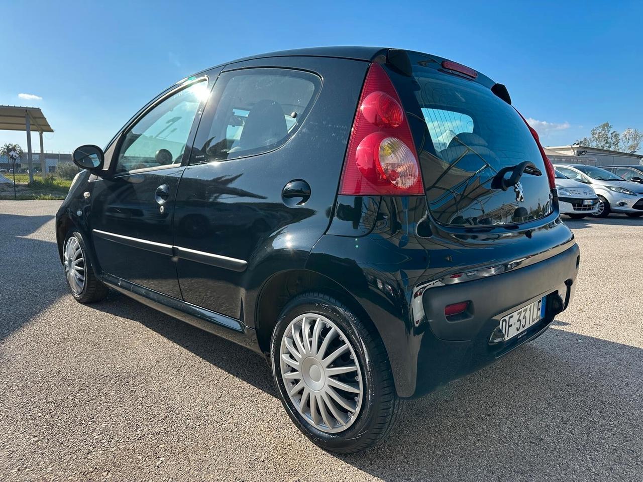Peugeot 107 1.0 Benzina Automatica