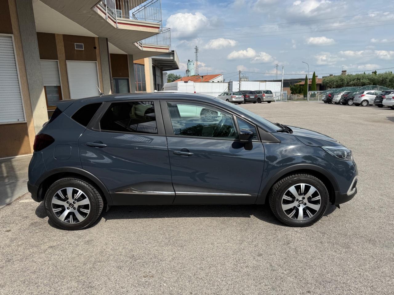 Renault Captur TCe 12V 90 CV Life - OK Neopatentati