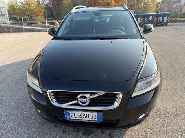 VOLVO V50 D2 R-design senza nessun lavoro da fare