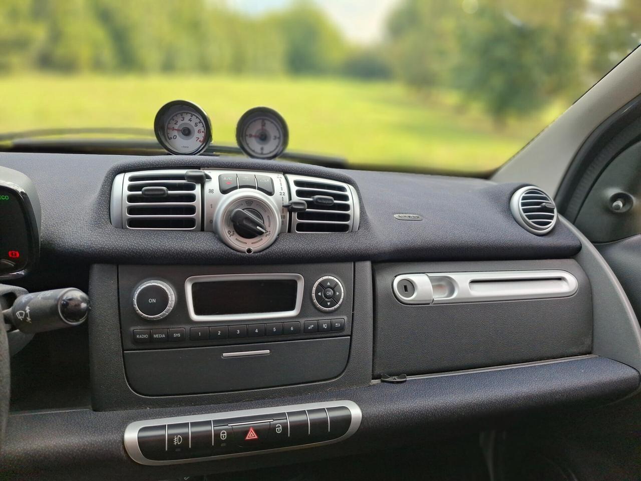 Smart ForTwo 1000 52 kW MHD coupé passion