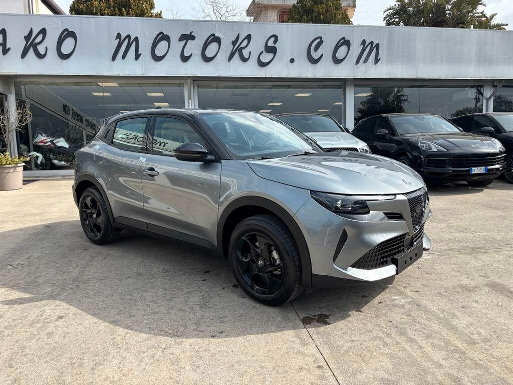 Alfa Romeo Junior 1.2 136 CV Hybrid 2026 KM 0 IVA ESPOSTA Tua a solo 249 Euro al mese