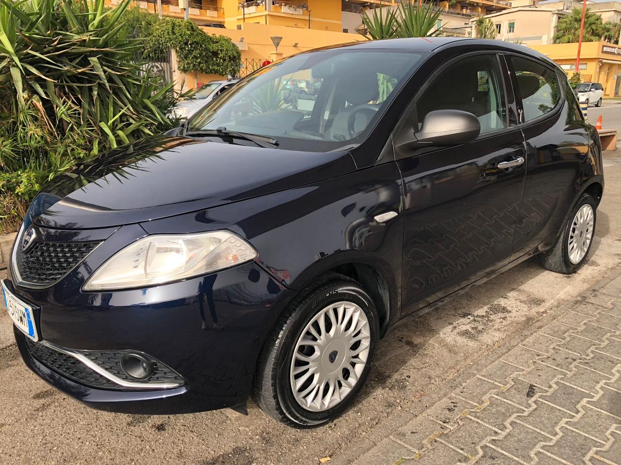 Lancia Ypsilon 1.3 MJT 16V 95 CV 5 porte S&S Gold 2017