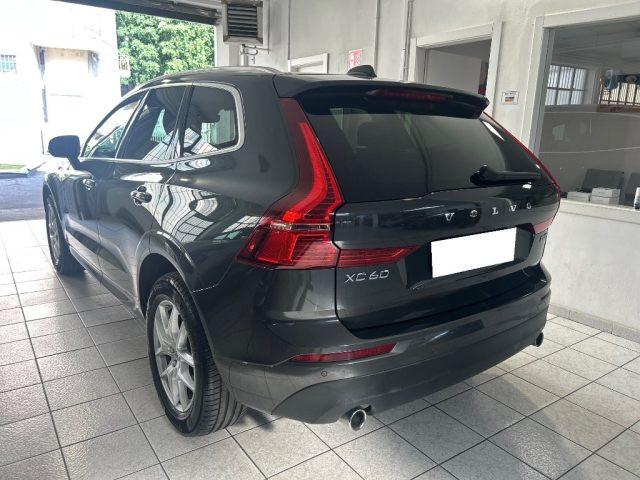 VOLVO XC60 B4 (d) AWD Geartronic Momentum Pro