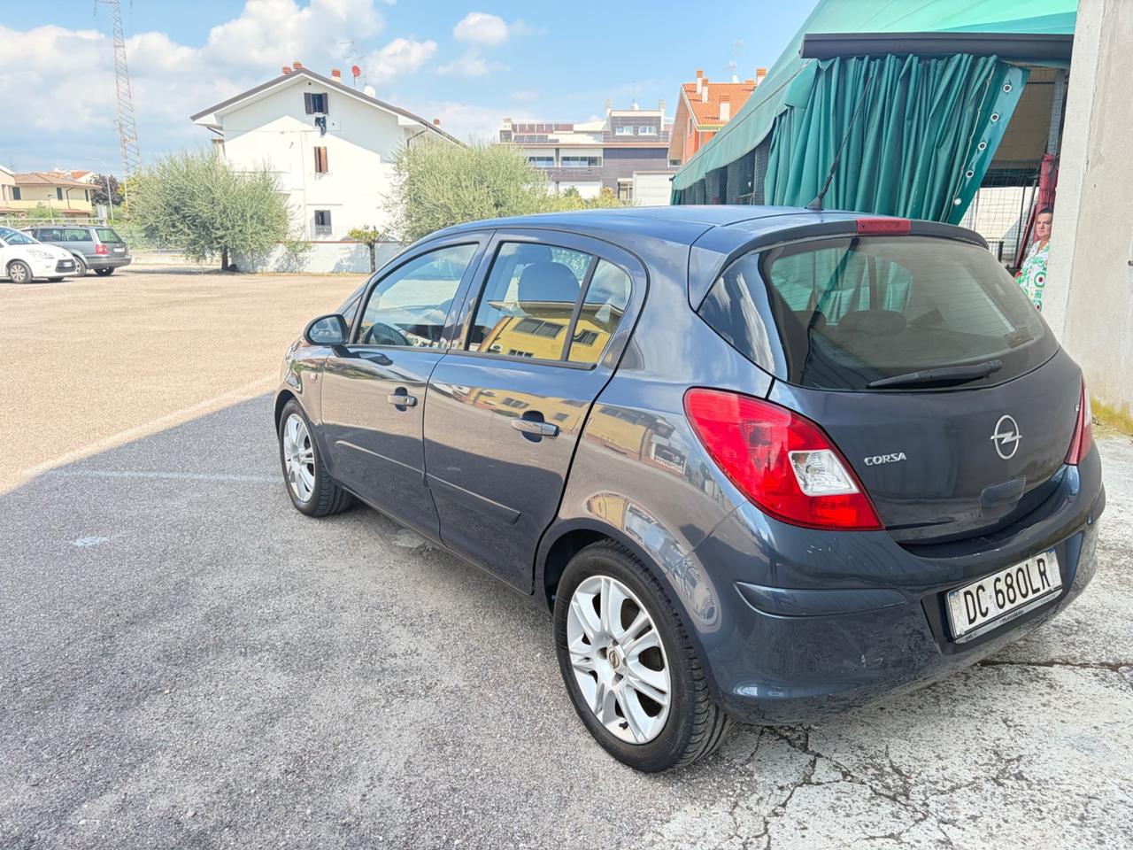 Opel Corsa 1.2 5 porte Cosmo Neopatentati
