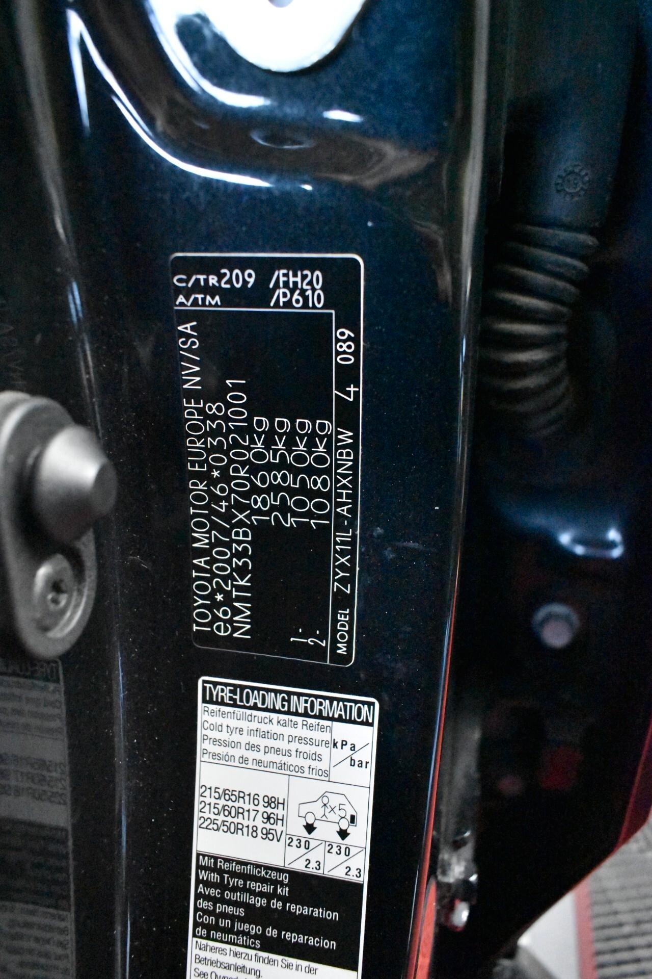 Toyota C-HR 1.8 Hybrid E-CVT Business