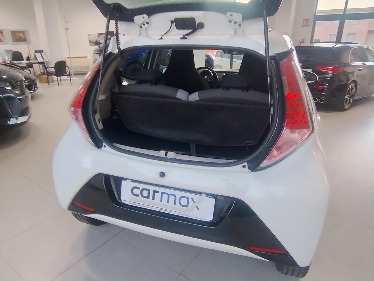 Toyota Aygo 1.0 VVT-i 69 CV 5 porte x-play