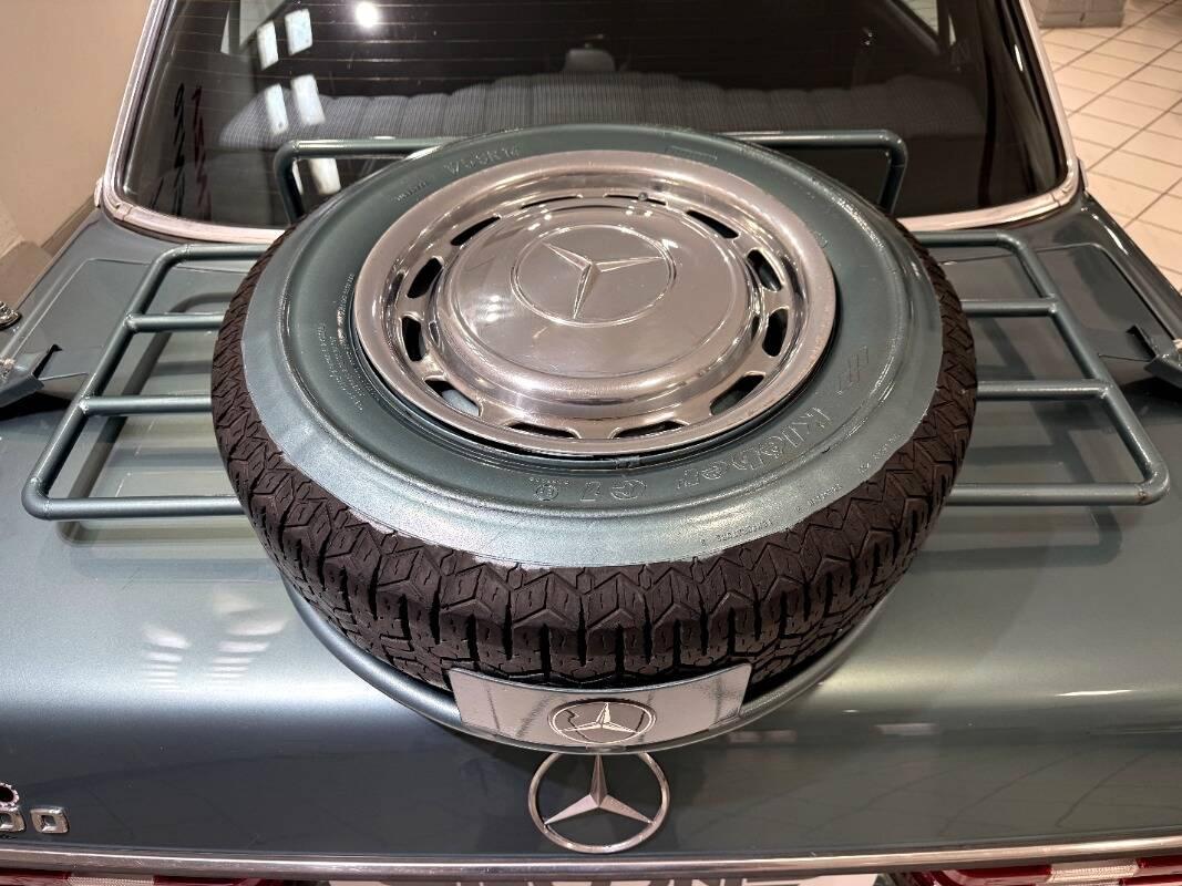 Mercedes Classe E - W123 Berlina 200