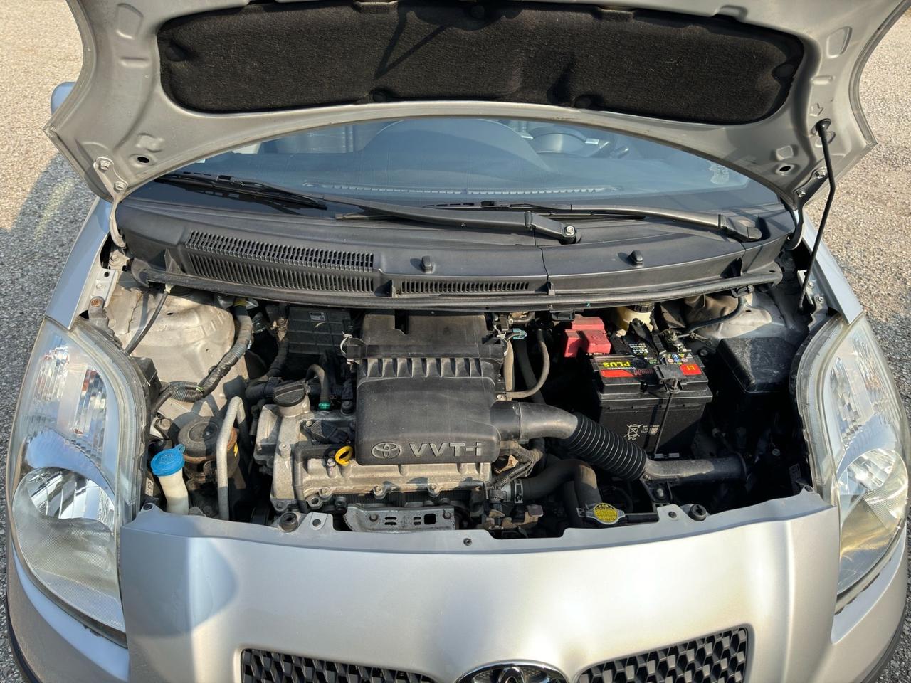 Toyota Yaris 1.3 Benzina cambio AUTOMATICO