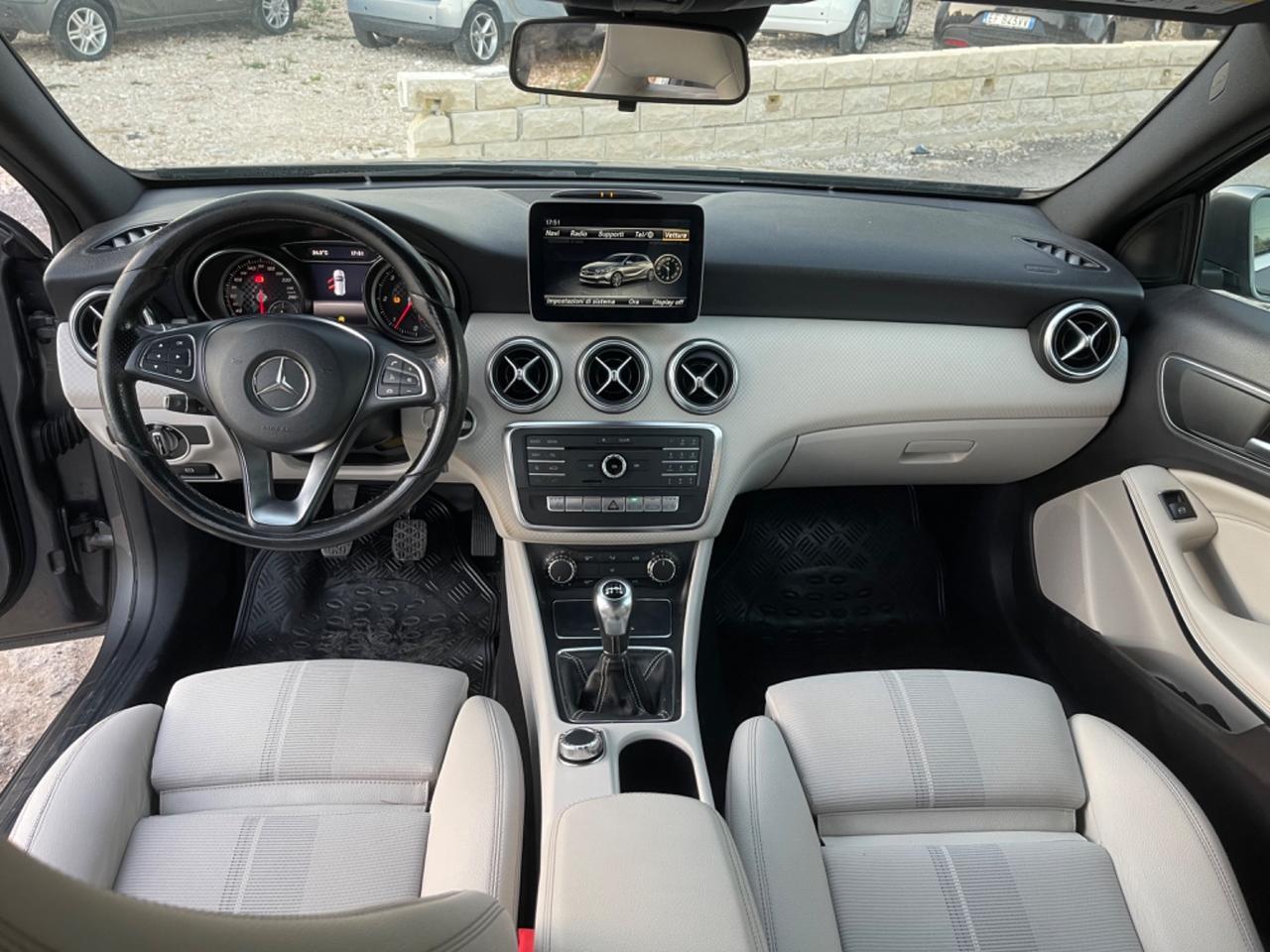 Mercedes-benz A 200 d Premium