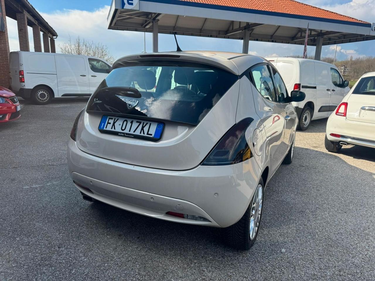 Lancia Ypsilon 1.3 MJT 16V 95 CV 5 porte S&S Silver