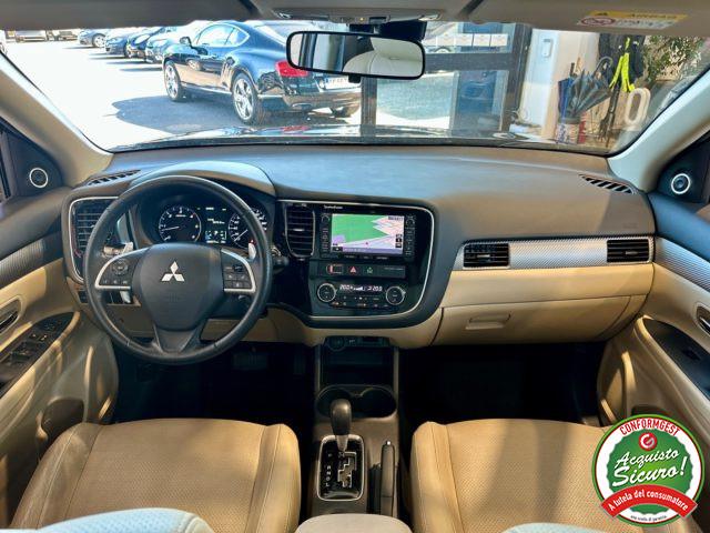 MITSUBISHI Outlander 2.2 DI-D 4WD Instyle *7 POSTI*TETTO*ACC*