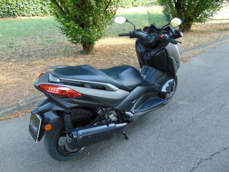 Yamaha X-Max 300