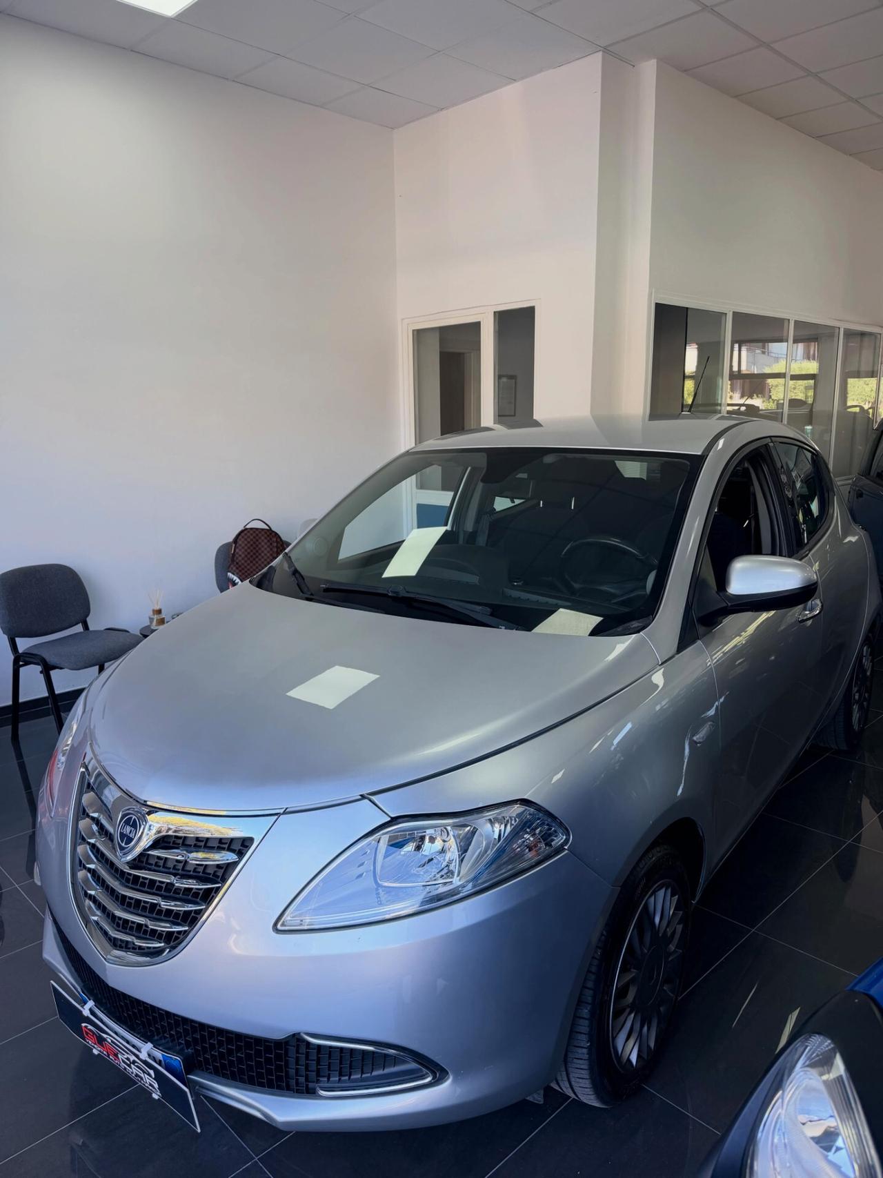 Lancia Ypsilon 1.2 69 CV 5 porte GPL Ecochic Silver