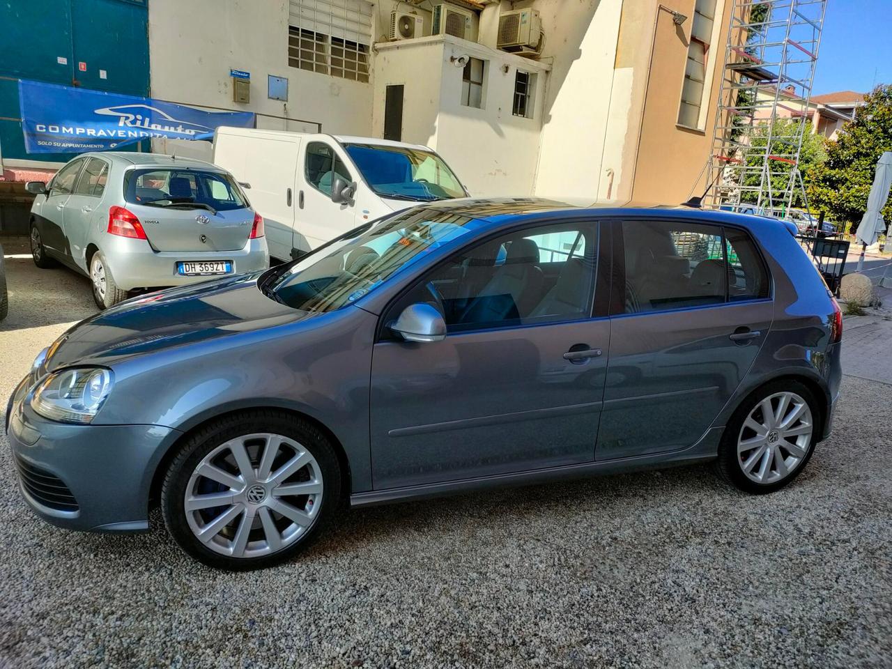 Volkswagen Golf 3.2 VR6 4mot. 5p. DSG R32
