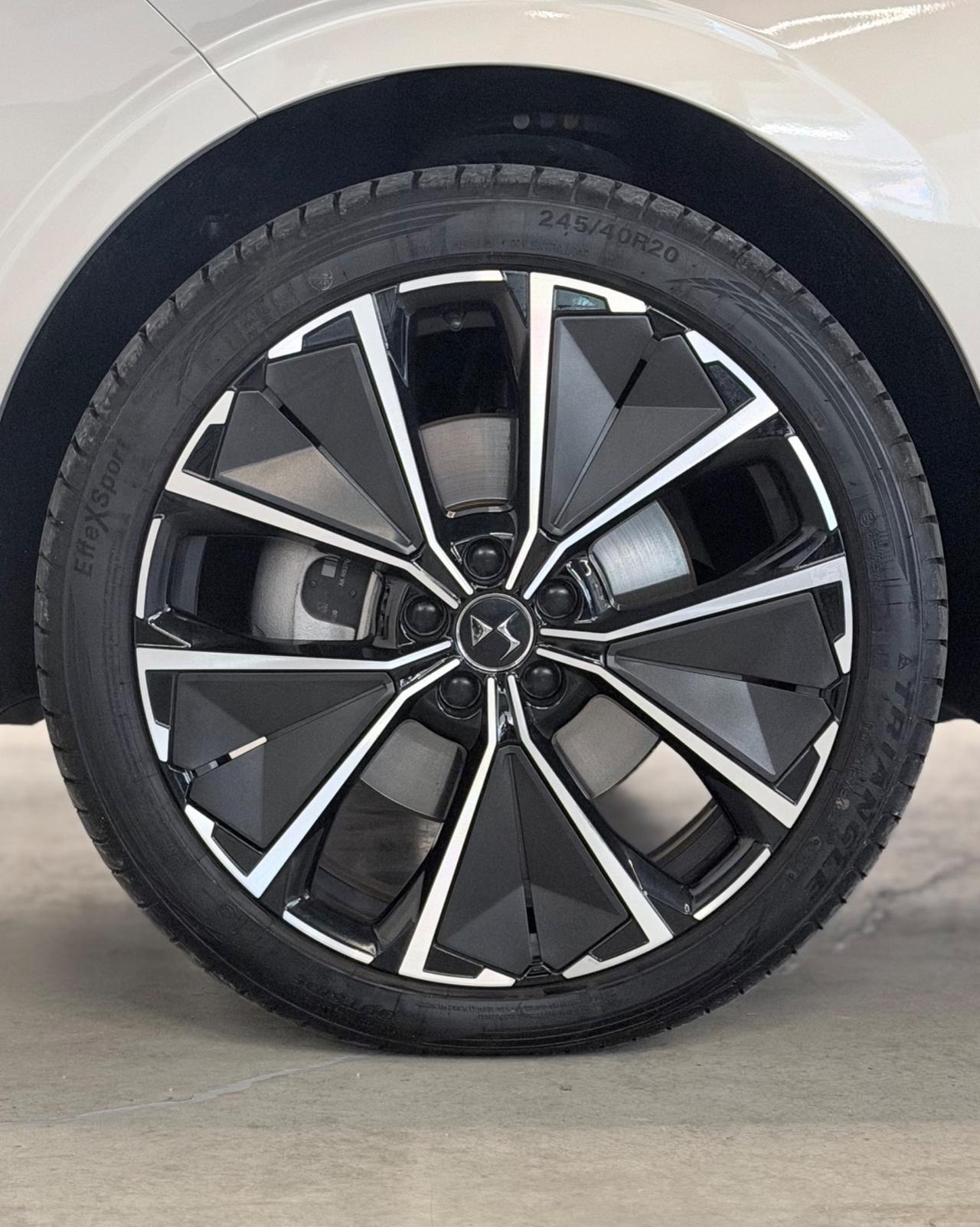 Ds DS4 4 E-Tense 225 La Première