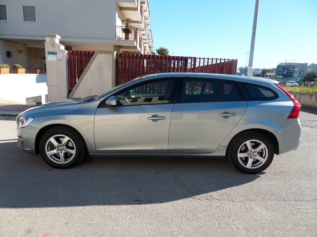 VOLVO V60 2.0 D2 GEARTRONIC BUSINESS - Navi-Park-Cerchi 16"