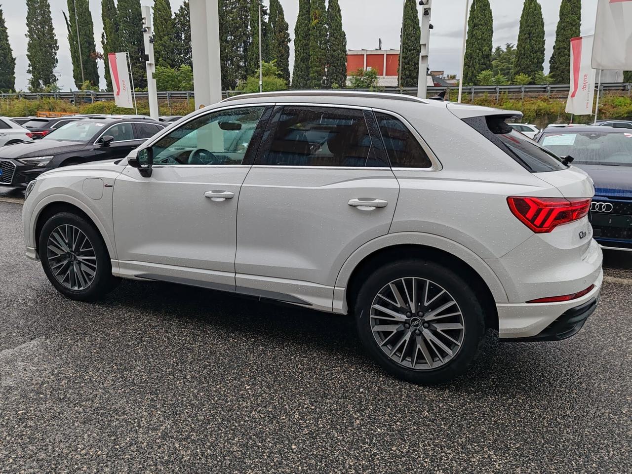 Audi Q3 35 TFSI S tronic E-TRON line edition