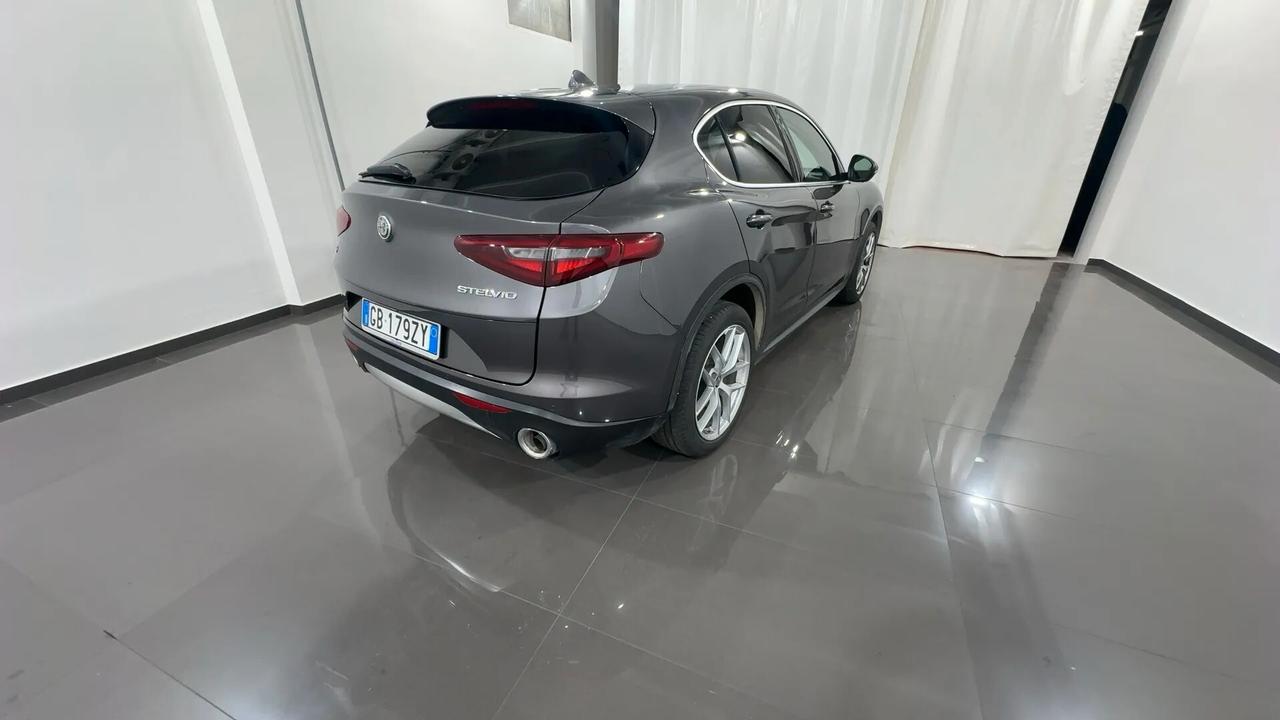 Alfa Romeo Stelvio 2.0 Turbo 280 CV AT8 Q4 Super