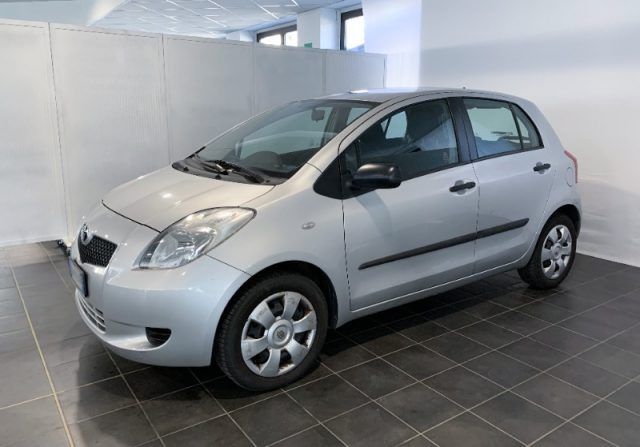 TOYOTA Yaris 1.0 5 porte