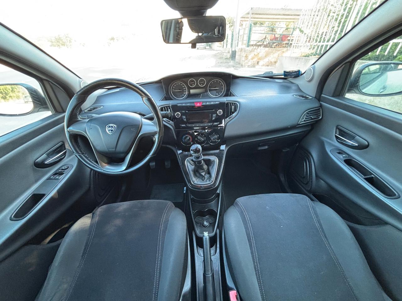 Lancia Ypsilon 1.2 69 CV 5 porte S&S Silver - 2011