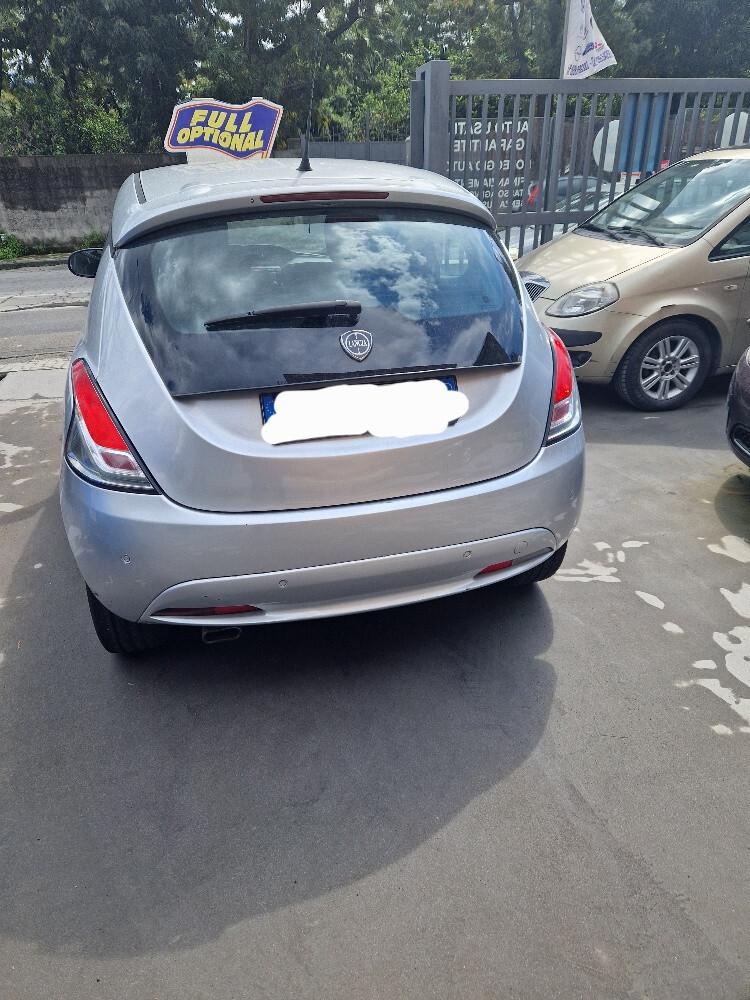 Lancia Ypsilon 1.2 69 CV 5 porte Platinum