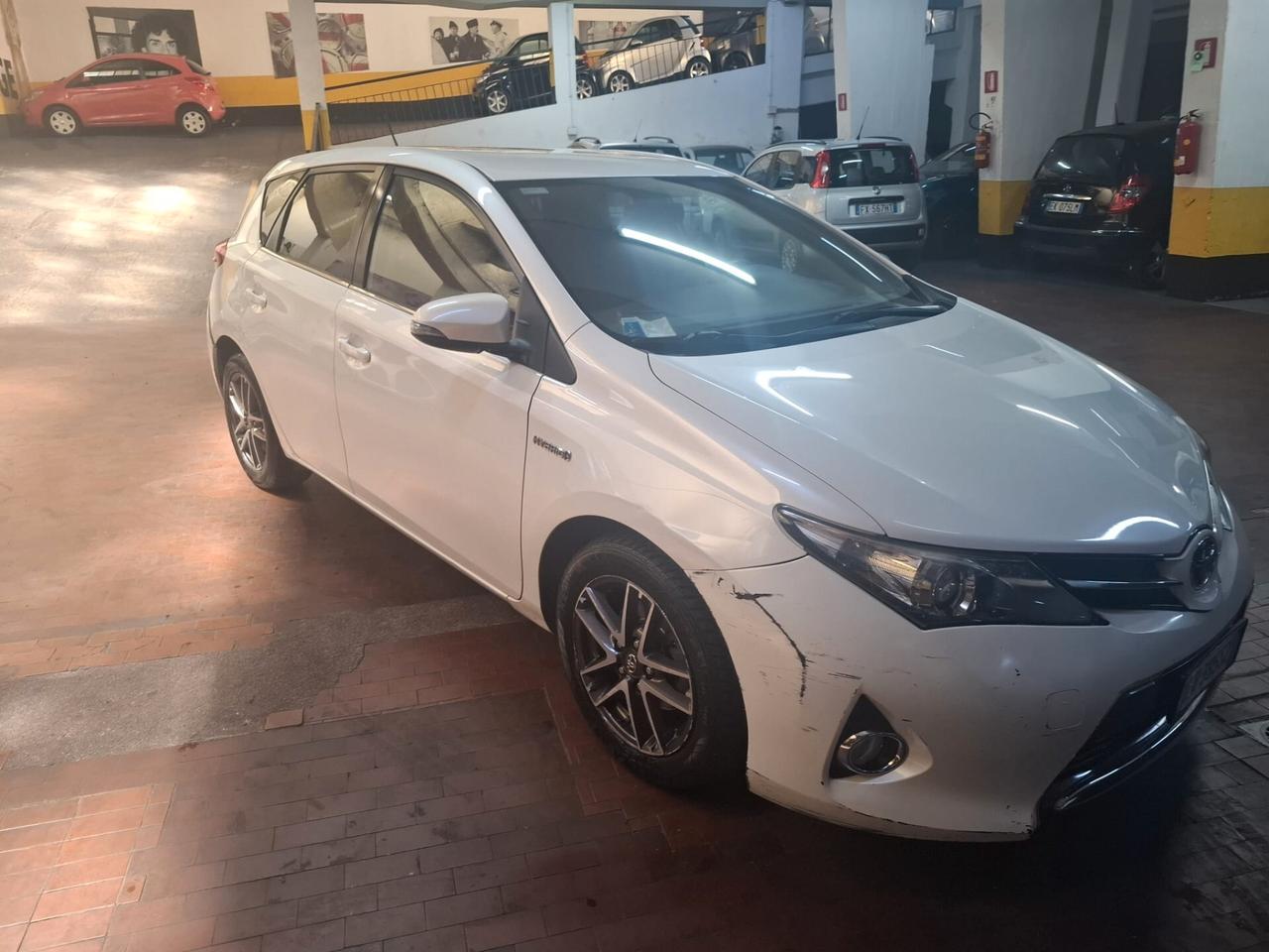 Toyota Auris 1.8 Hybrid Lounge
