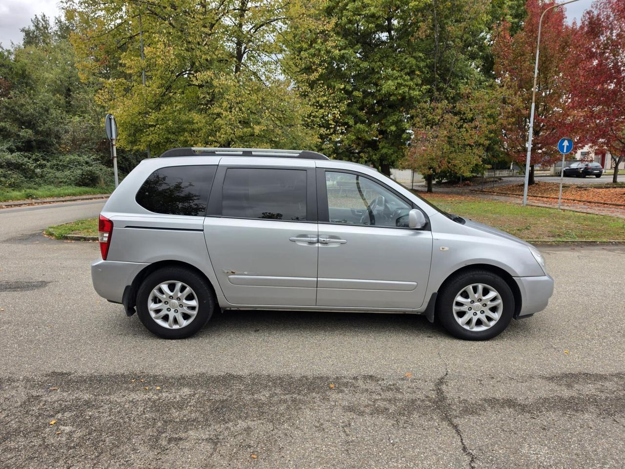 Kia Carnival GT Class 7 posti