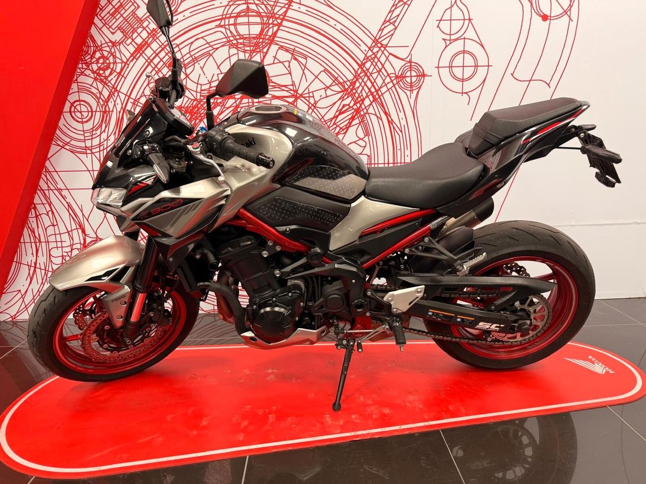 Kawasaki Z 900 2023
