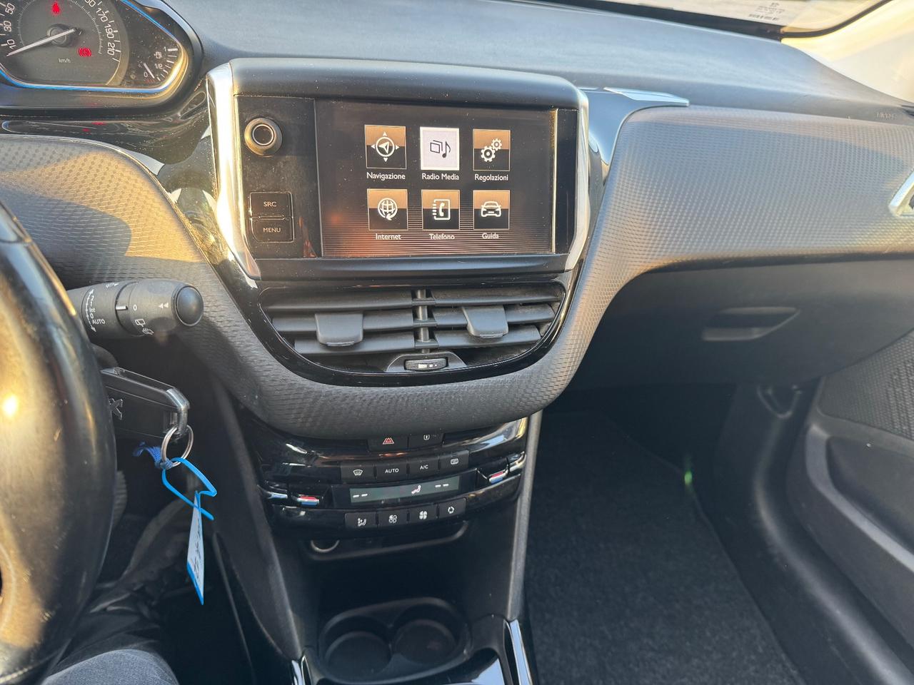 Peugeot 2008 BlueHDi 100 Allure