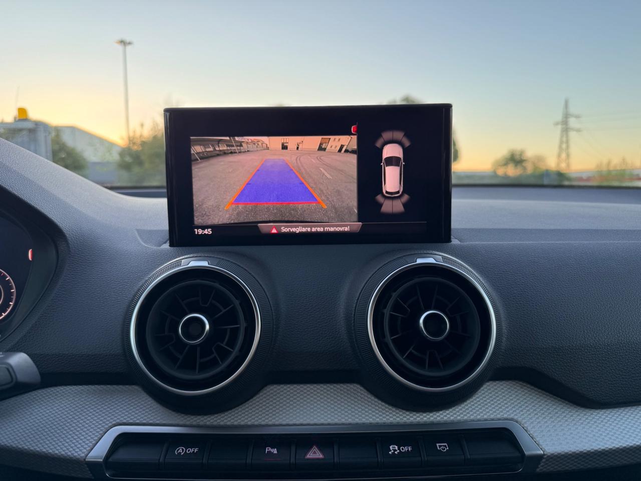 Audi Q2 30 TDI S tronic Identity Black