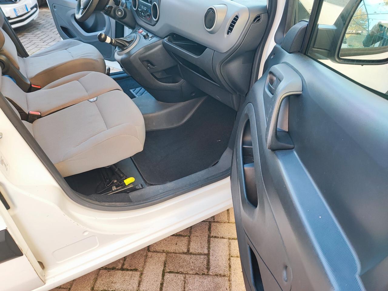 Peugeot Partner 3 Posti Euro 6 IVA COMPRESA