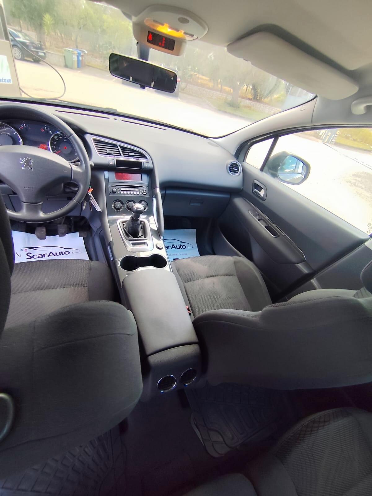 Peugeot 3008 1.6 HDi 115CV Access