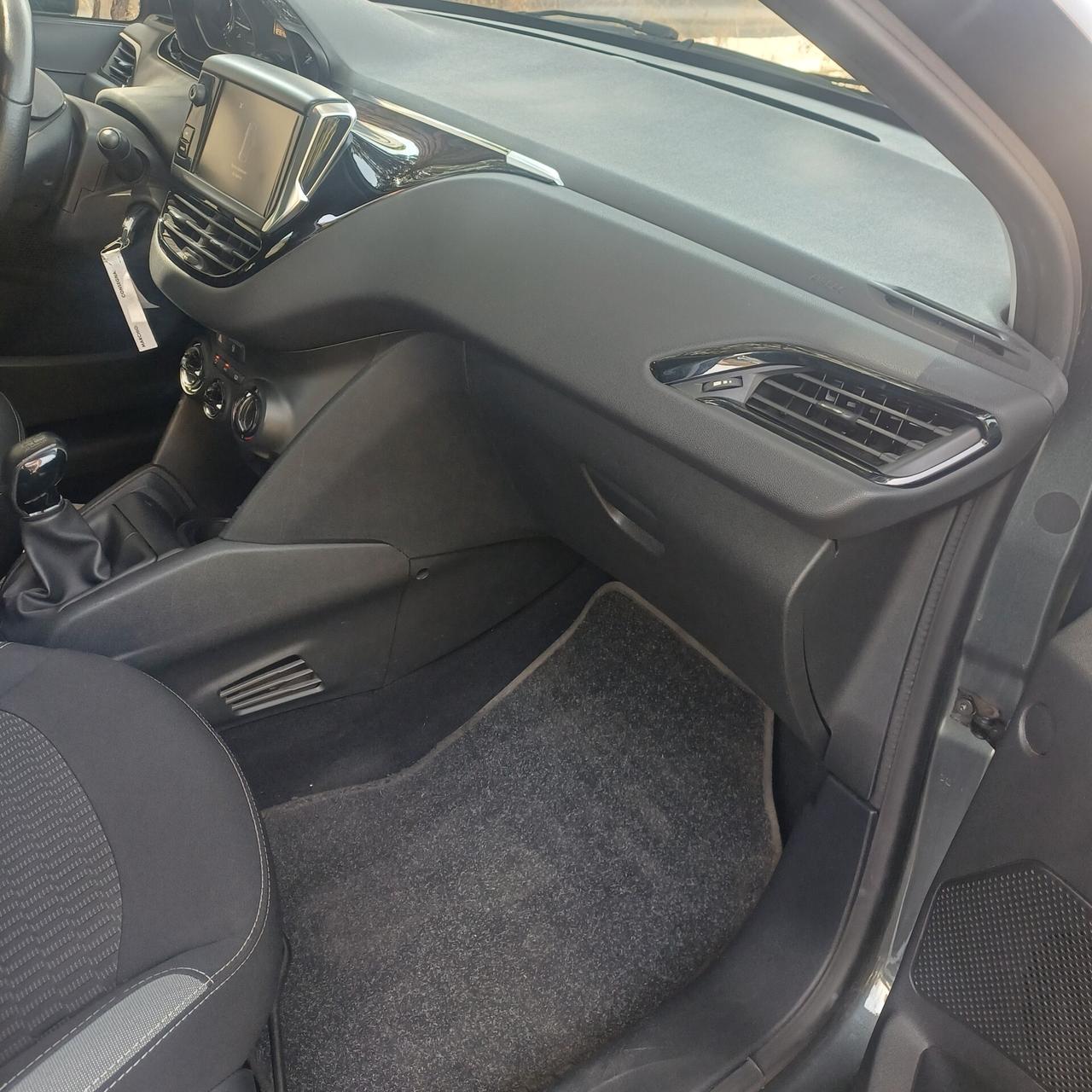 Peugeot 208 PureTech 82 5 porte Allure