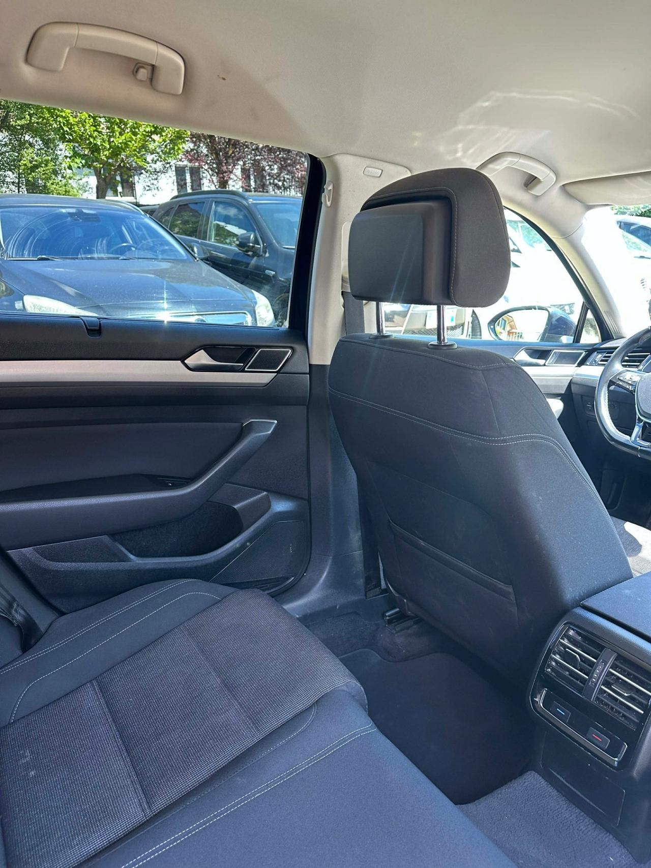 Volkswagen PASSAT VARIANT 1.6 TDI DSG BLUEMOTION.