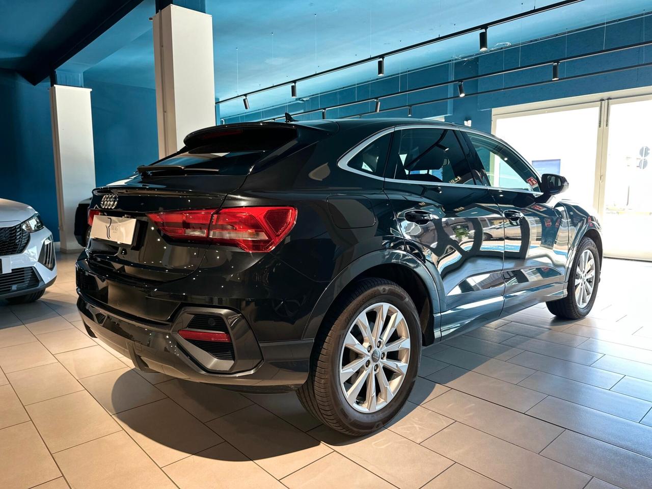 Audi Q3 35 TDI S tronic Business