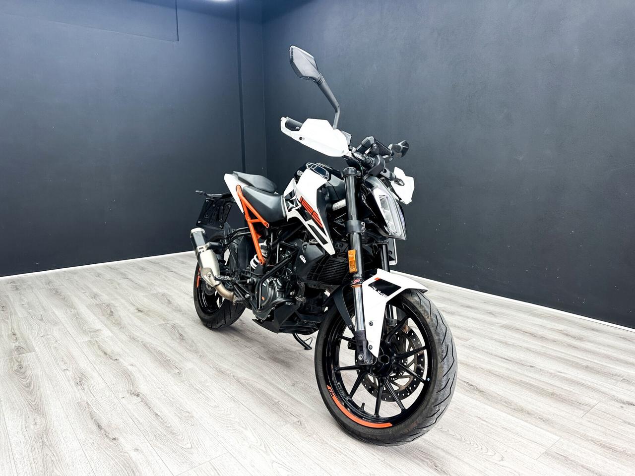 KTM Duke 125 ABS