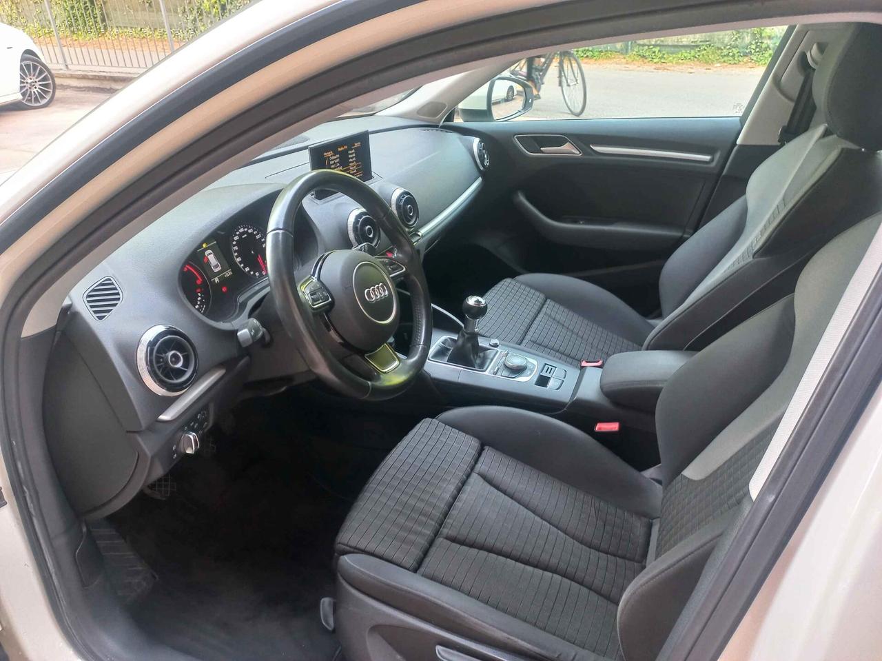 Audi A3 SPB 1.6 TDI Business S-LINE