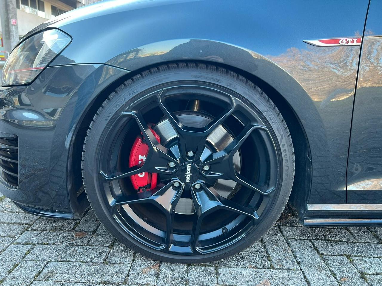 Volkswagen Golf GTI Performance 2.0 TSI DSG 3p. 230CV