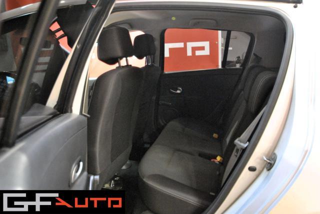 Renault Clio Clio III 2009 5p 1.2 16v Dynamique Gpl