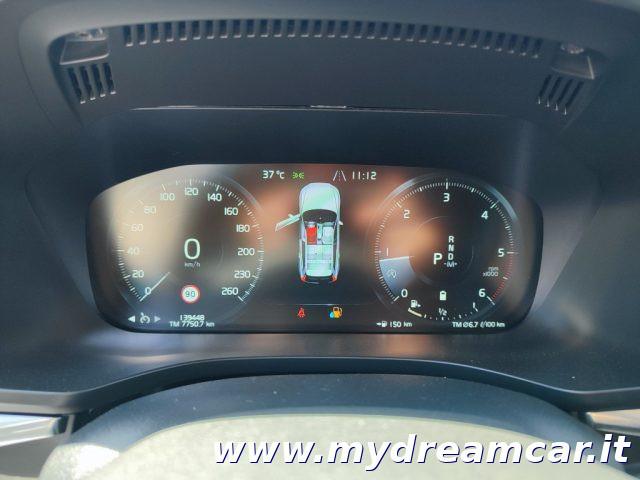 VOLVO XC60 B4 (d) AWD Geartronic Momentum Pro