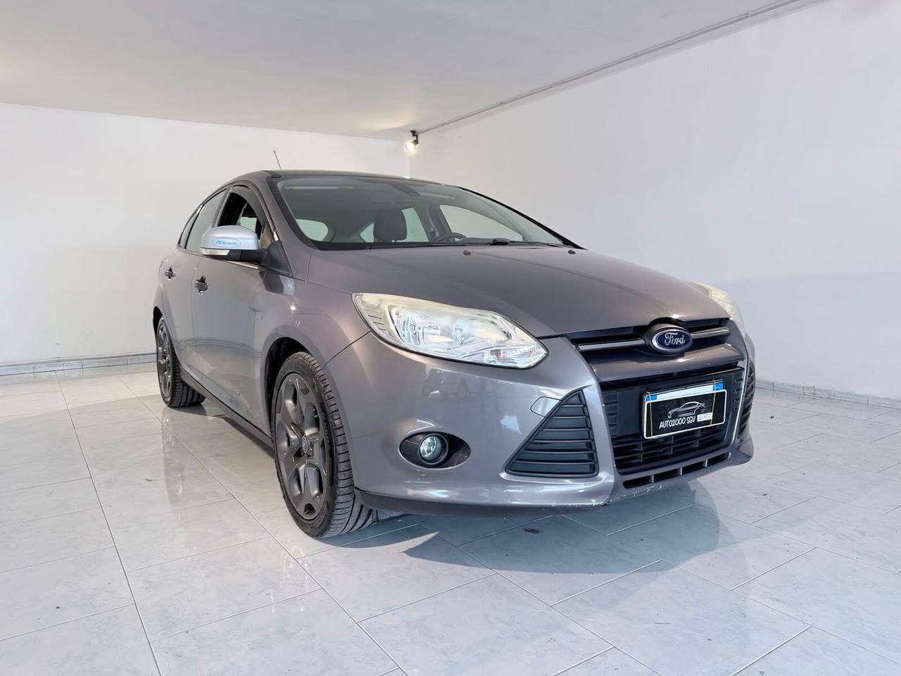 FORD FOCUS BERLINA TITANIUM GPL 2014
