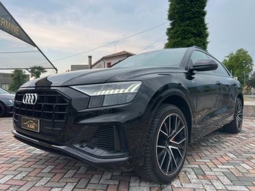 Audi Q8 55 TFSI e quattro tiptronic Sport