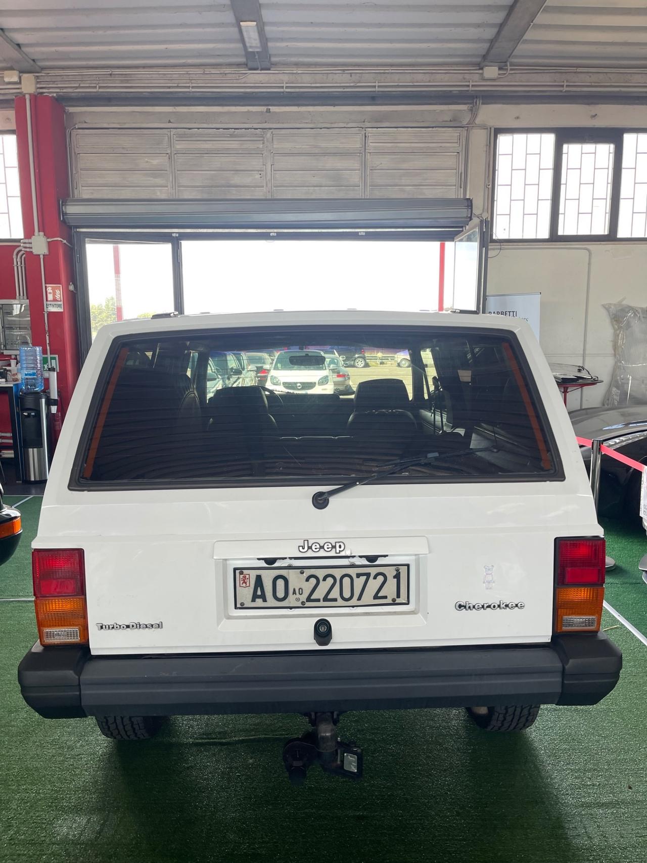 Jeep Cherokee 2.1 TD 3 Porte Gancio PERMUTE RATE