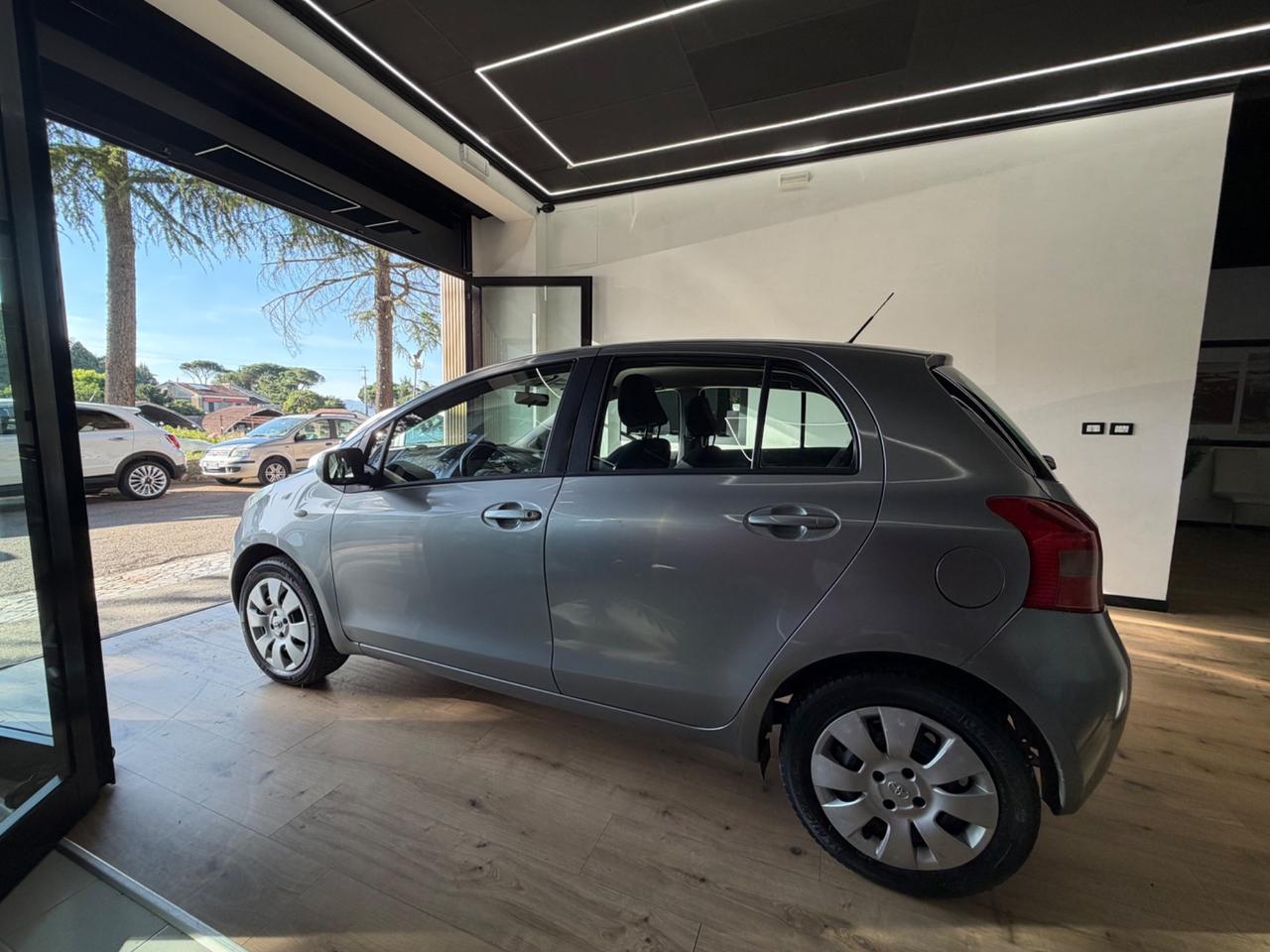 Toyota Yaris 1.0 5 porte Sol