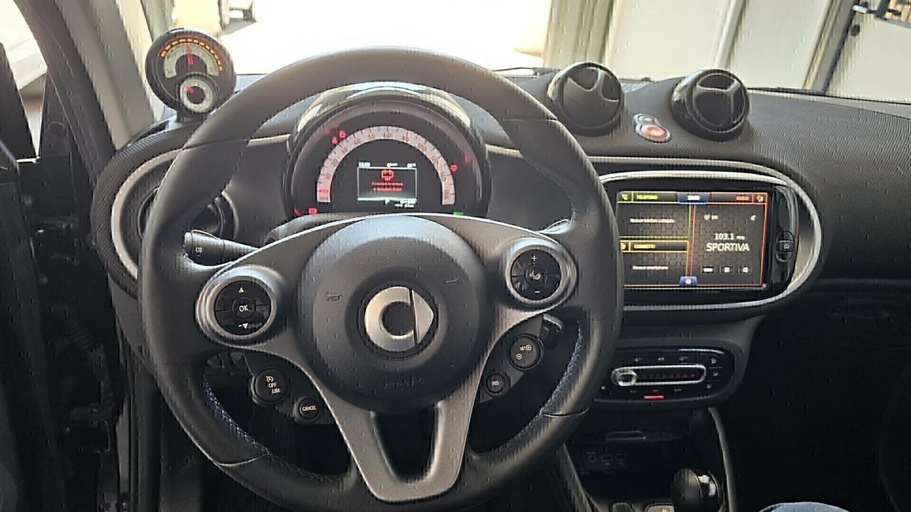 Smart fortwo EQ Racingreen  41 kw