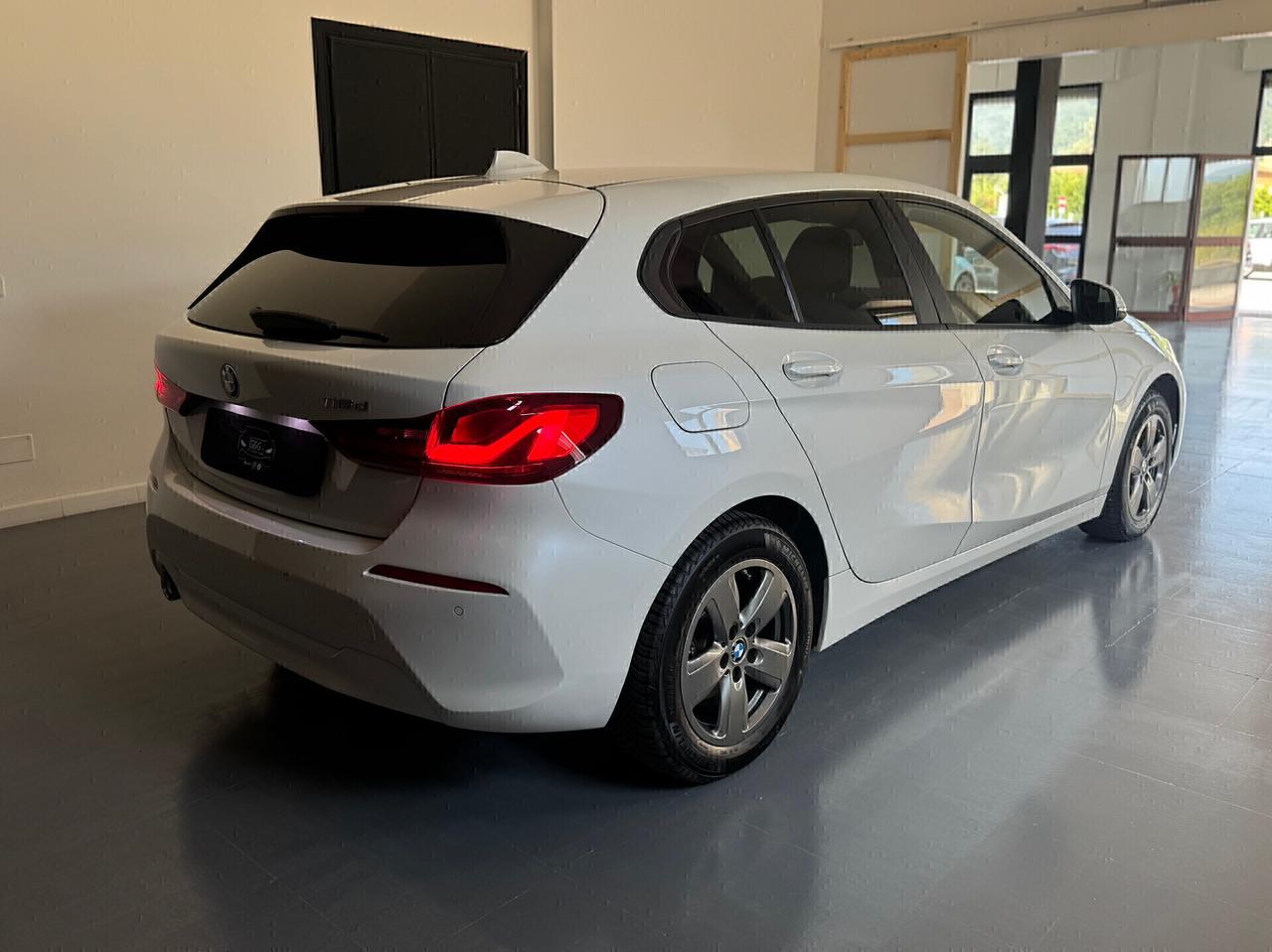Bmw 116d Sport Line - 2021