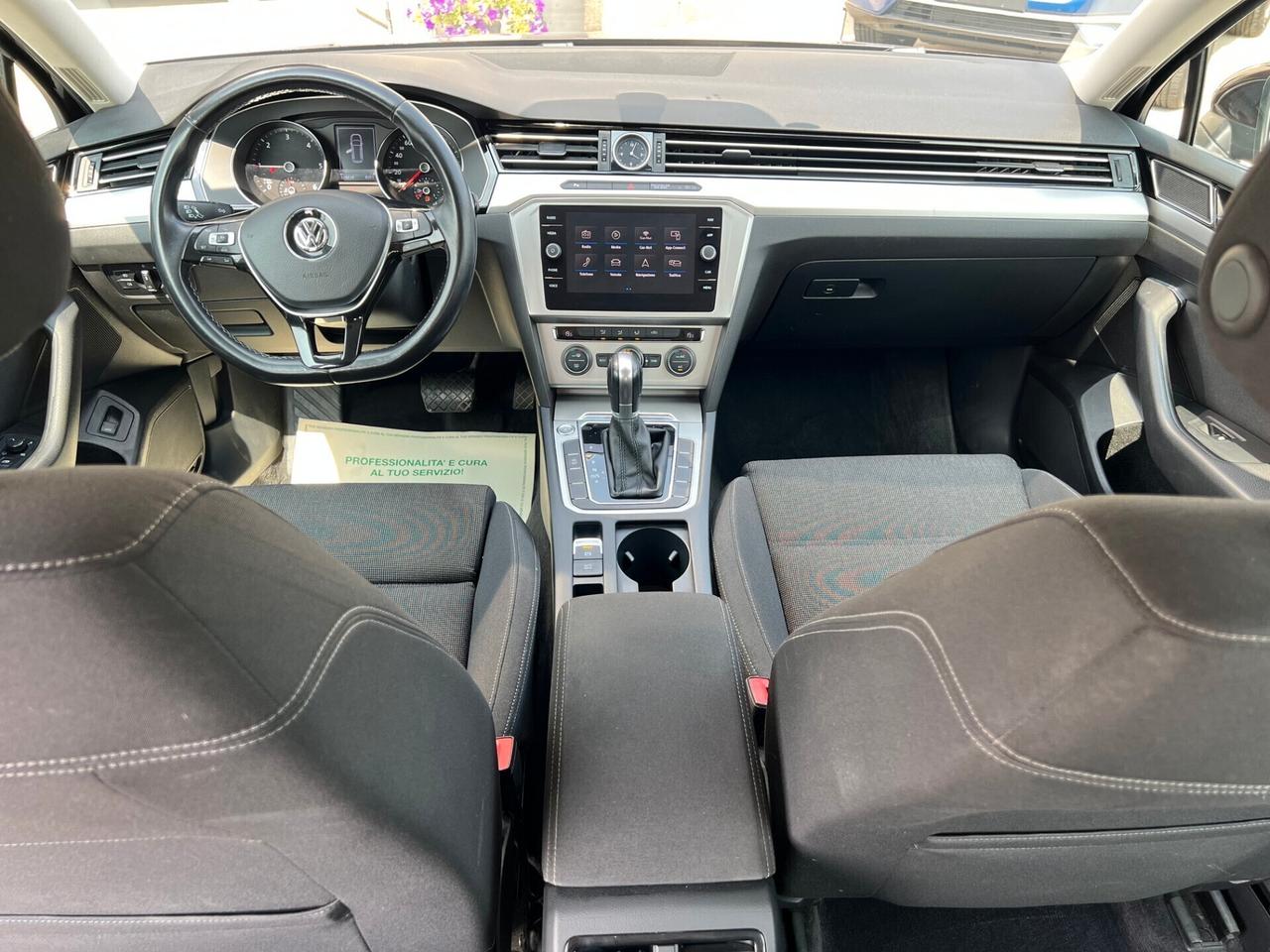 Volkswagen Passat Variant 1.6 TDI SCR DSG Business BMT colore Bordeaux