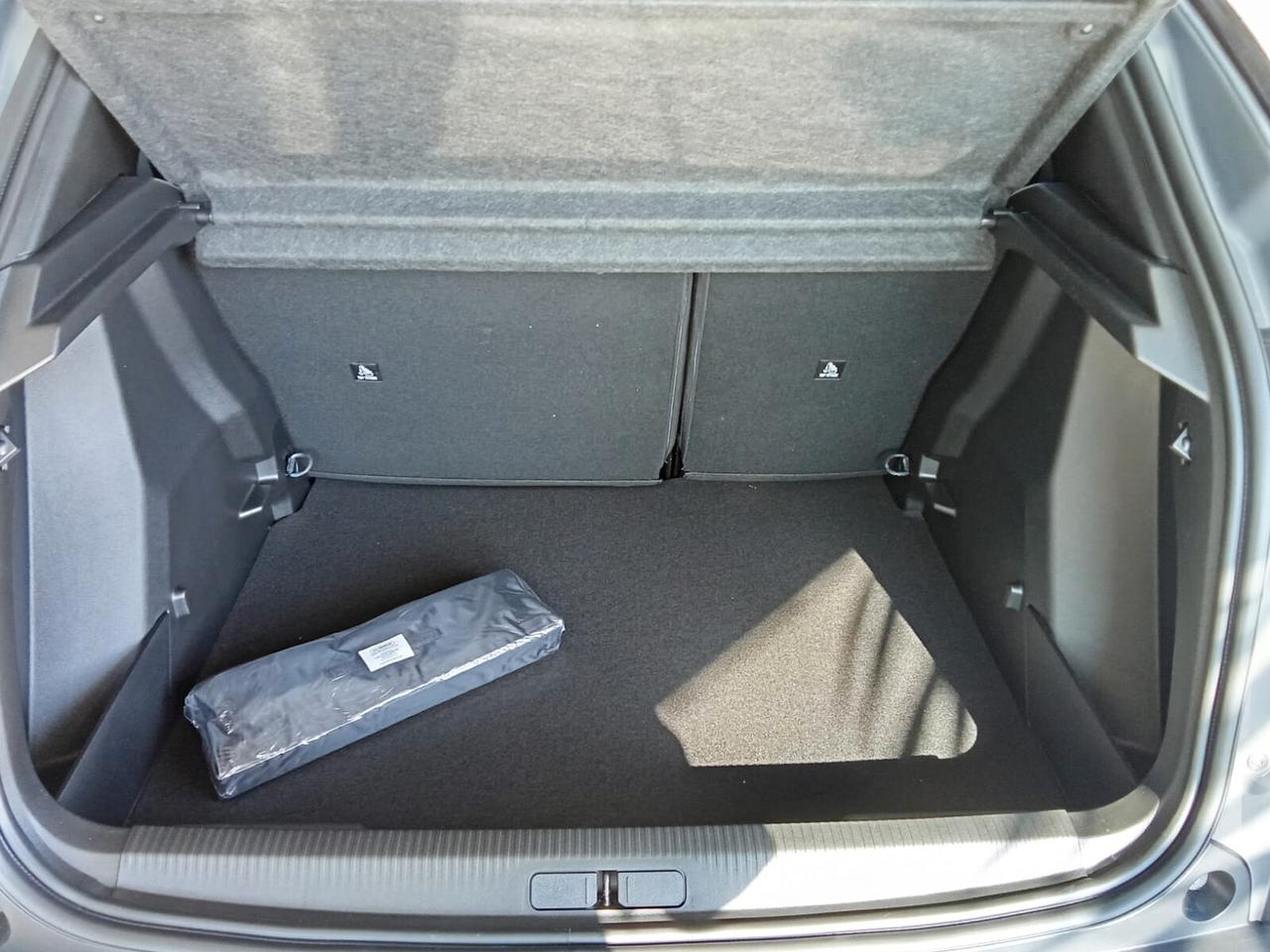 Peugeot 2008 Hybrid 145 e-DCS6 Allure