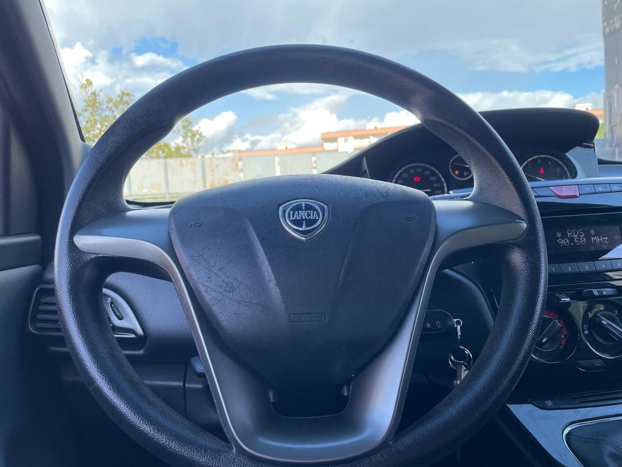 Lancia Ypsilon 0.9 TwinAir 85 CV 5 porte S&S Silver km 120 mila