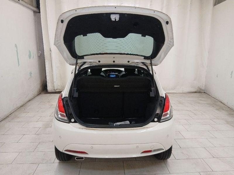 Lancia Ypsilon 1.0 firefly hybrid Gold Plus s&s 70cv 5p.ti